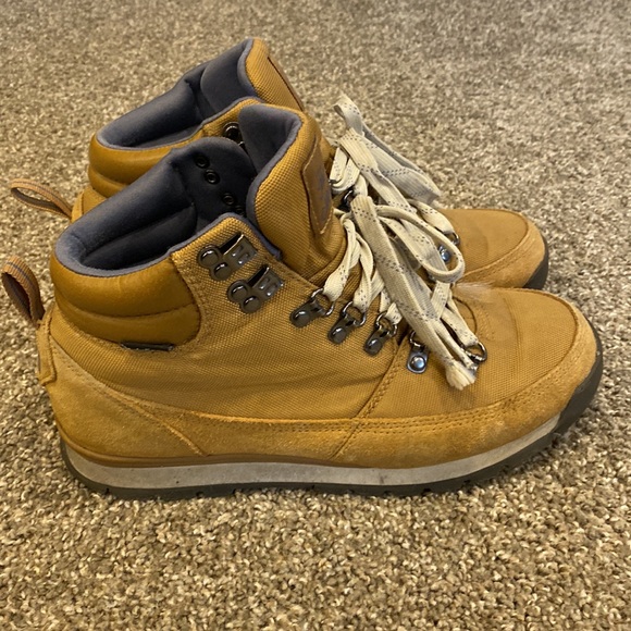 North face back to Berkeley - Picture 2 of 4